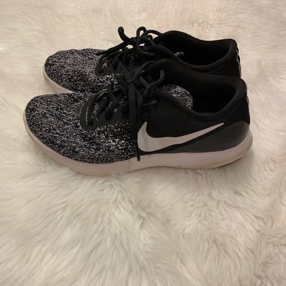 Shoes - Picture 2 of 5